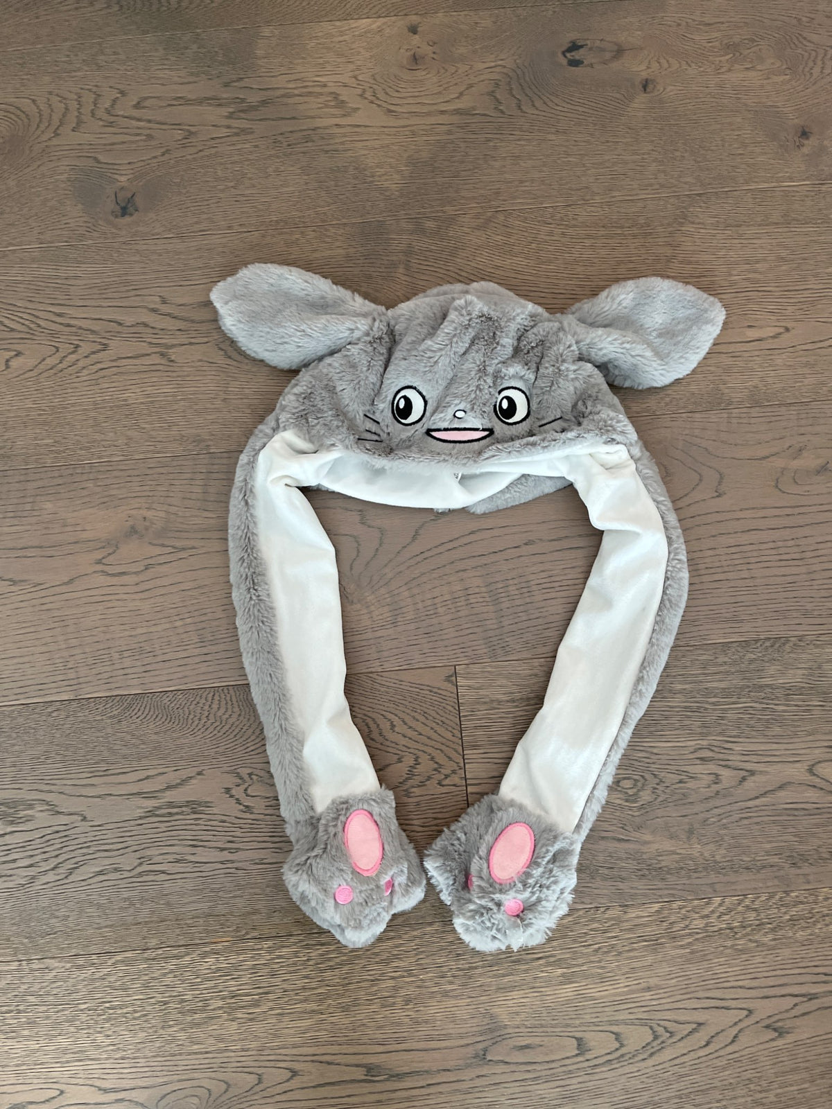 Bunny hat with moving ears