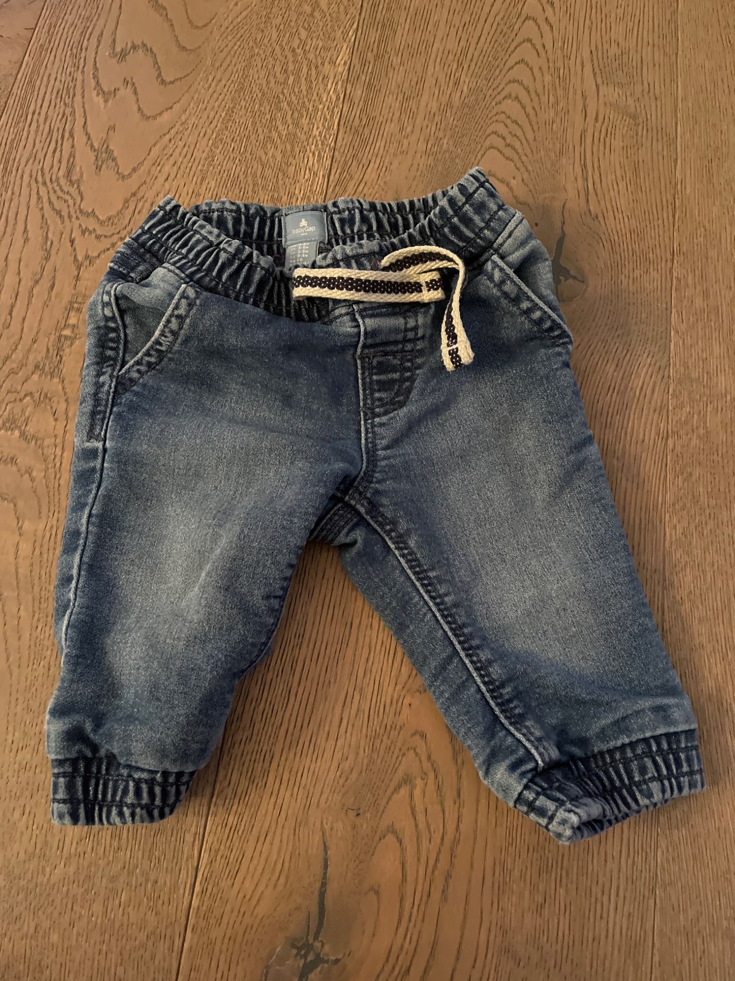 Baby Boy Gap jogger jeans, Kids 6 Month (3-6M)