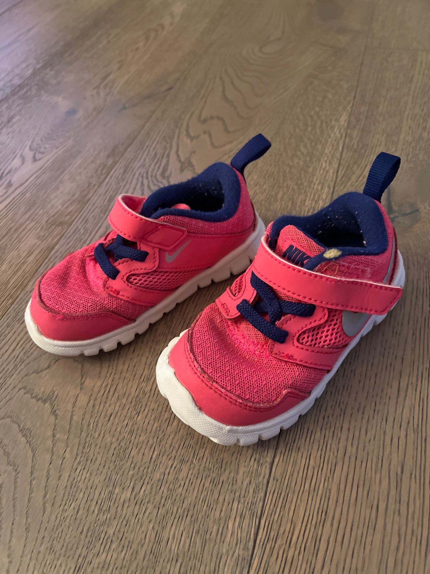 Toddler Nike Runner, Shoes 7 (Walkers:12-24 mth)