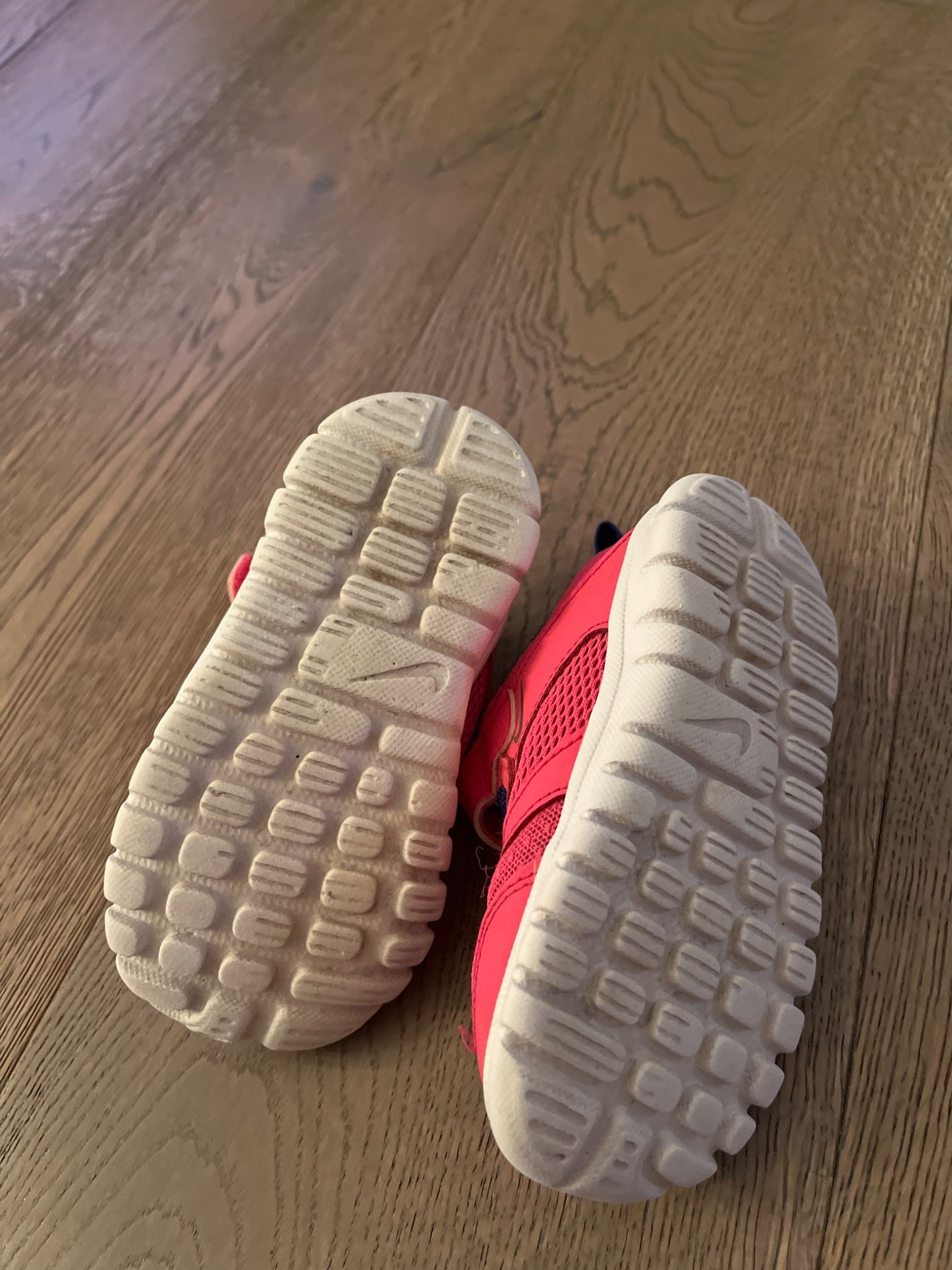Toddler Nike Runner, Shoes 7 (Walkers:12-24 mth)