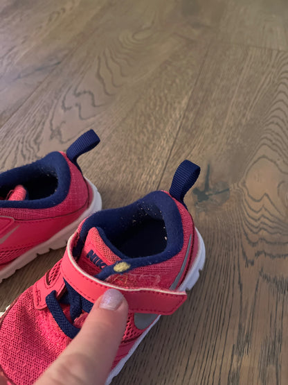 Toddler Nike Runner, Shoes 7 (Walkers:12-24 mth)