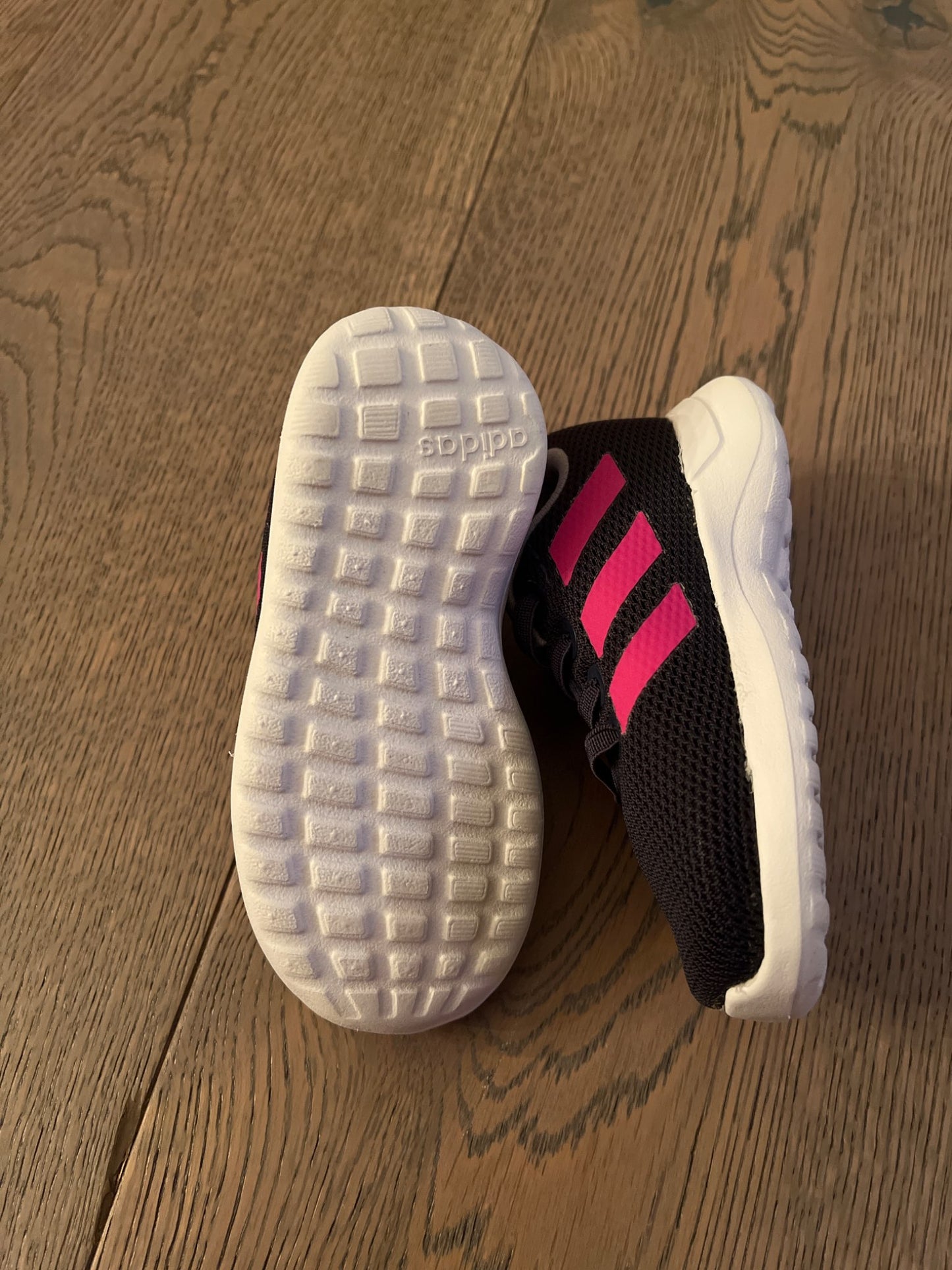 Toddler girls adidas runners, Shoes 5 (Walkers:12-24 mth)