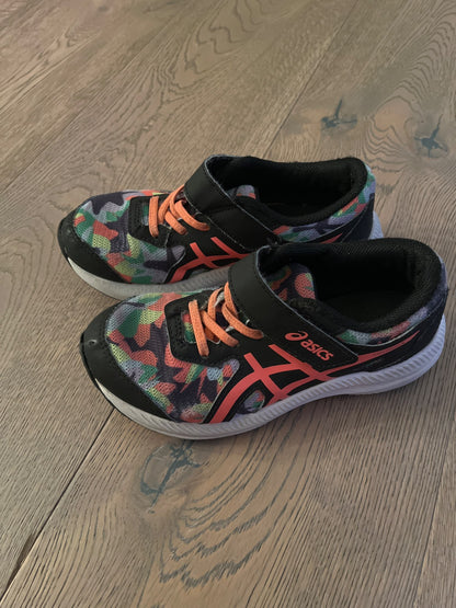 ASICS runners , Shoes 13 (Kids:4-8yr)
