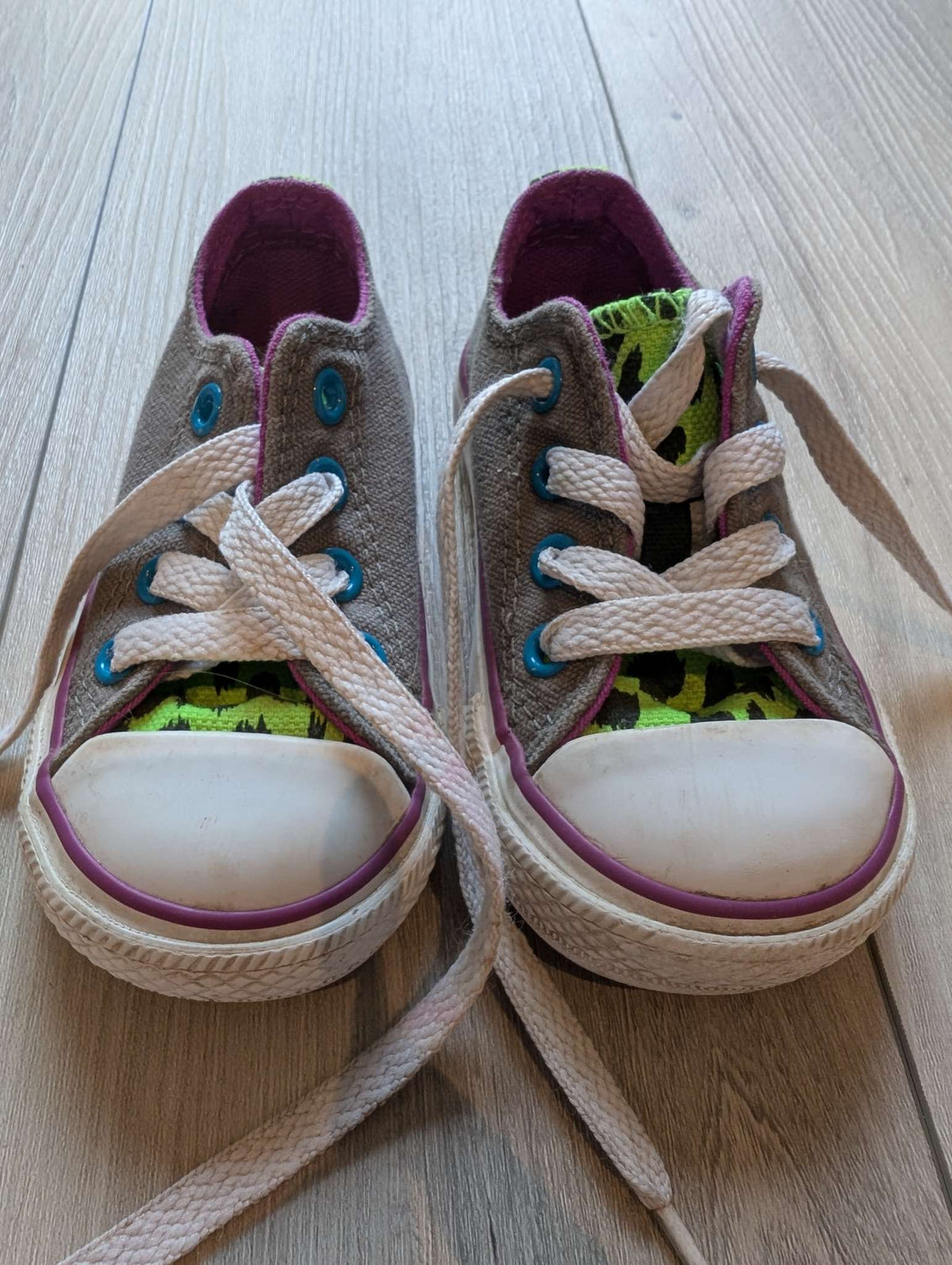 Size 5 Converse Shoes, Shoes 5 (Walkers:12-24 mth)