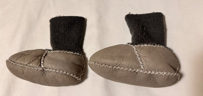 Baby booties, grey, 5 inches length, Shoes 5 (Walkers:12-24 mth)