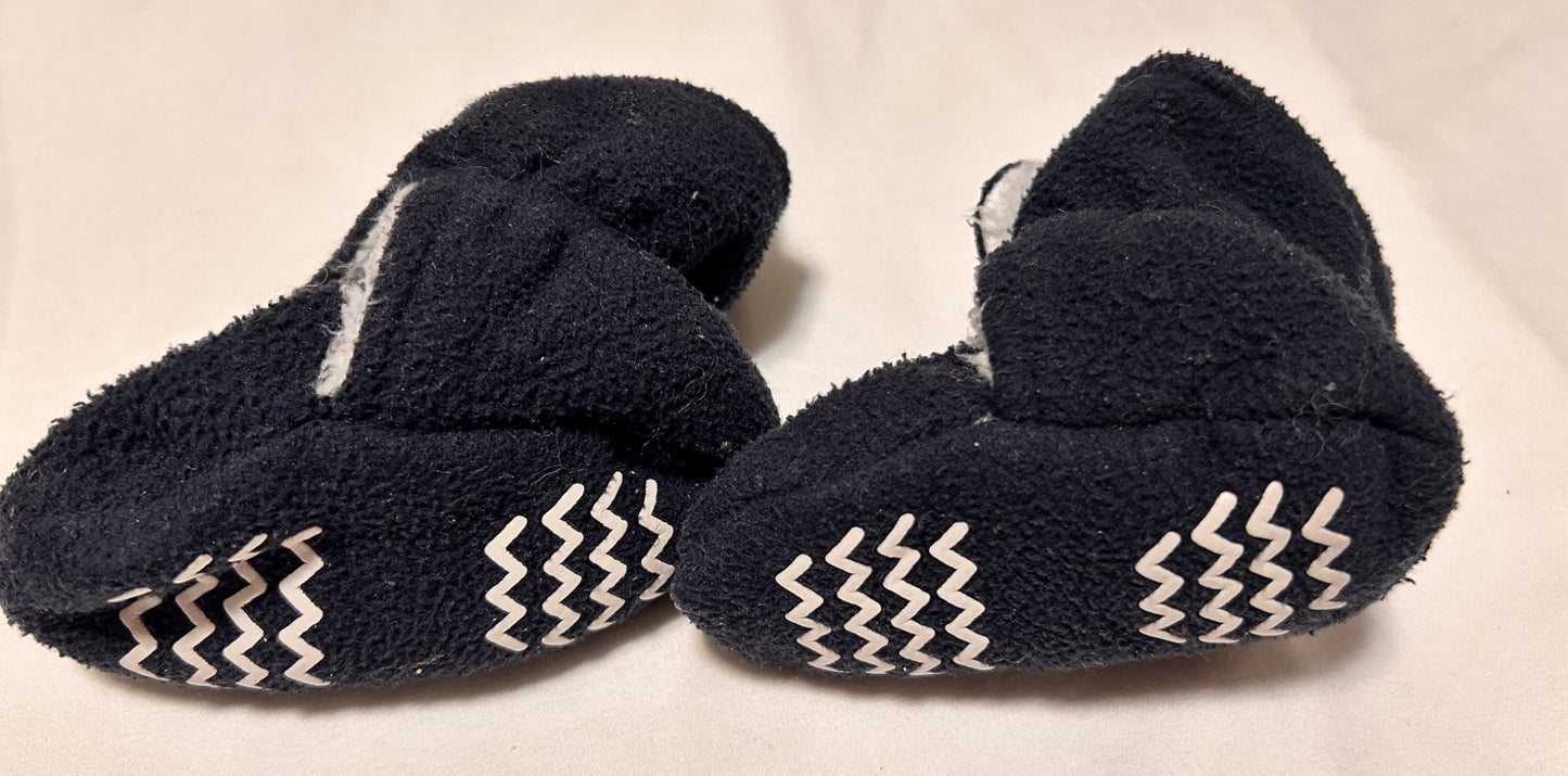 Blue fleecy baby booties 12-18M, Shoes 4.5 (Walkers:12-24 mth)