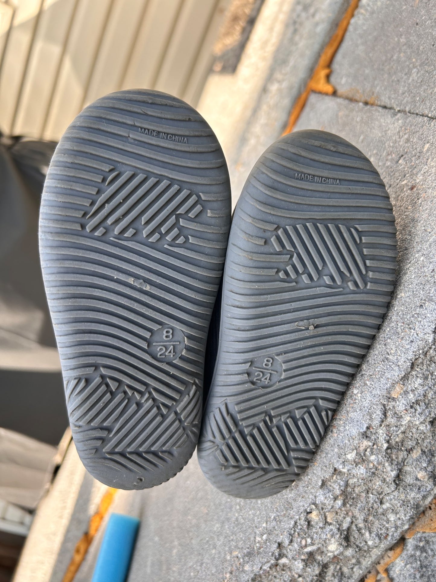 Jan & Jul lite winter boots size 8 or 24, Shoes 8 (Toddler:2-4yr)