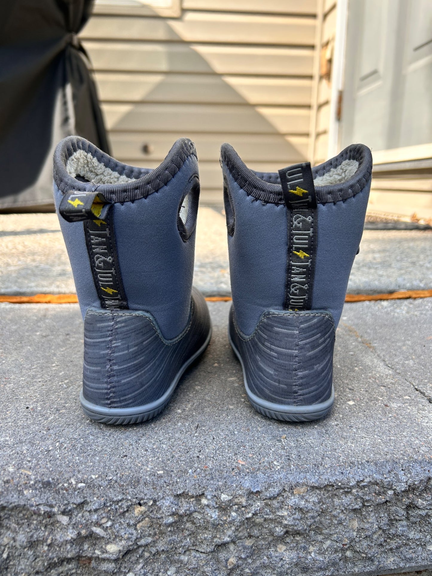 Jan & Jul lite winter boots size 8 or 24, Shoes 8 (Toddler:2-4yr)