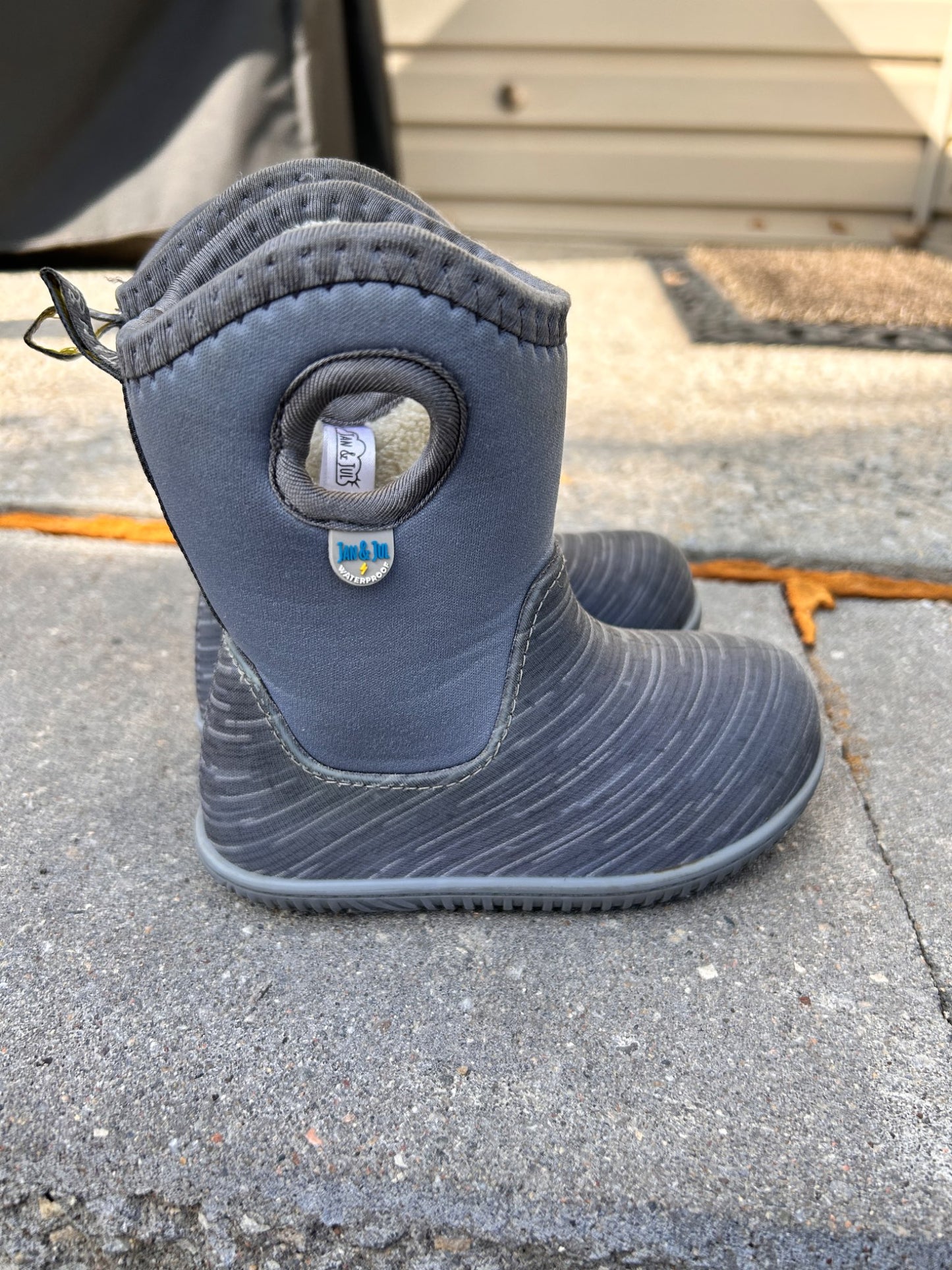 Jan & Jul lite winter boots size 8 or 24, Shoes 8 (Toddler:2-4yr)