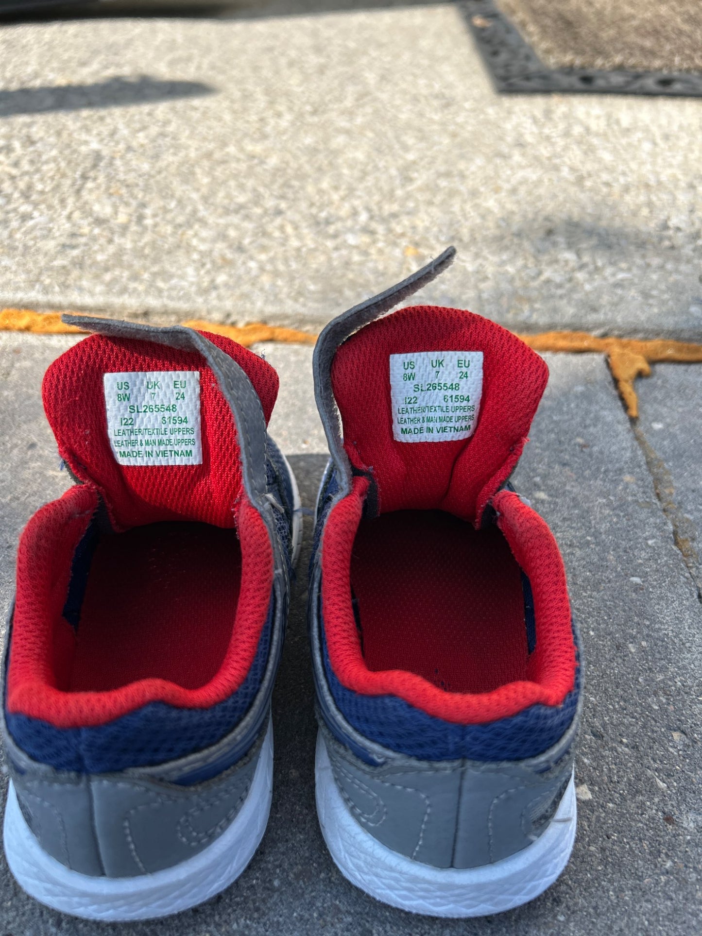 Saucony sneakers size 8W , Shoes 8 (Toddler:2-4yr)