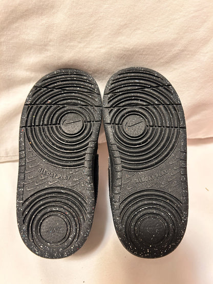 Nike black Court Borough low sneakers size 8C, Shoes 8 (Toddler:2-4yr)