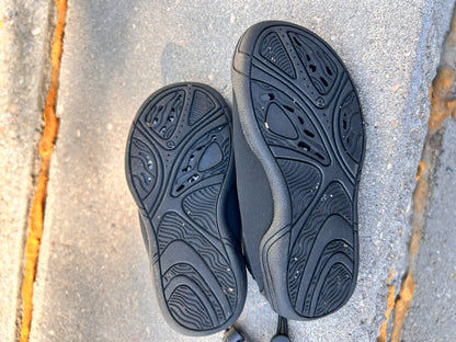 Honeysuckle water shoes sizes 6, Shoes 6 (Walkers:12-24 mth)