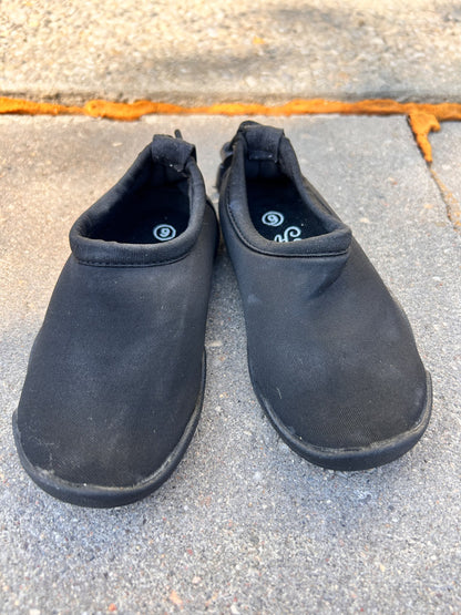 Honeysuckle water shoes sizes 6, Shoes 6 (Walkers:12-24 mth)