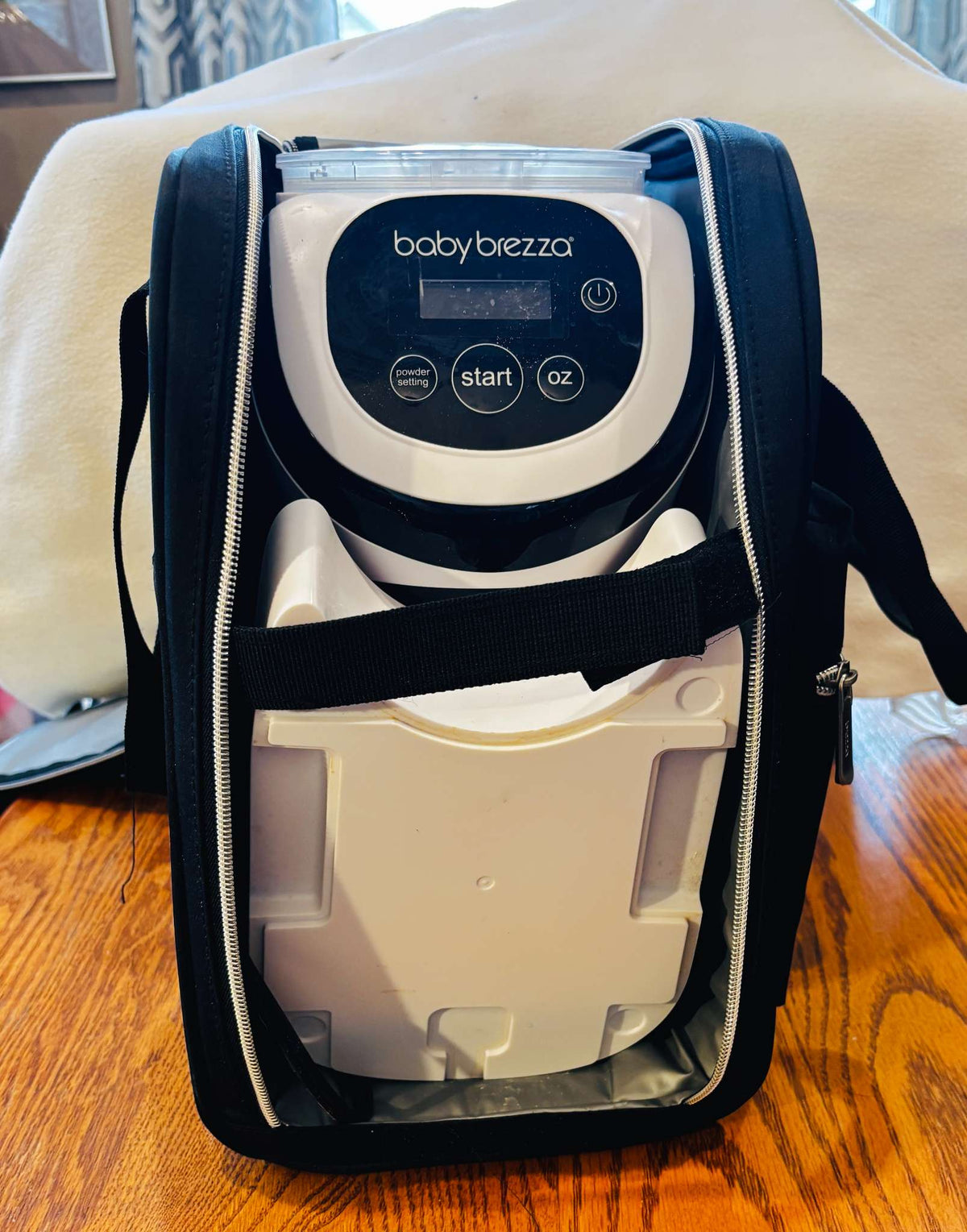 Baby Brezza Formula Pro Mini – Automatic Formula Maker + Travel Bag & Riser