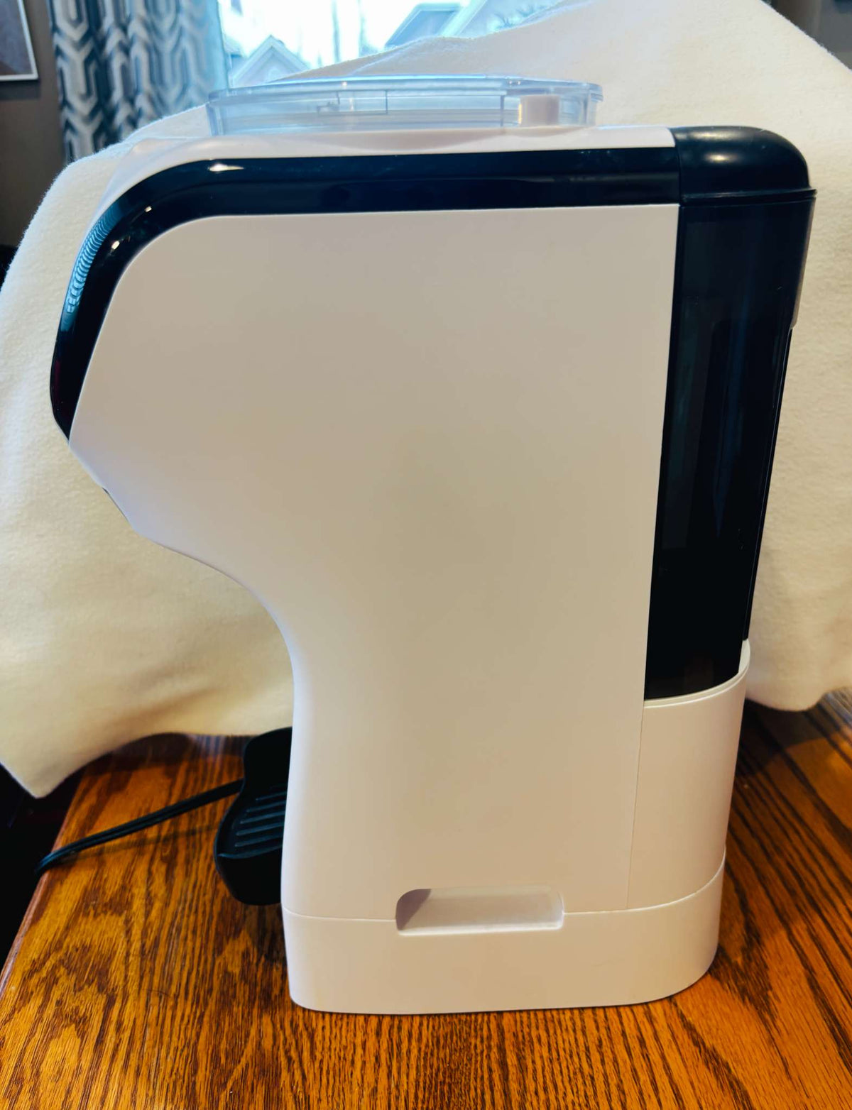 Baby Brezza Formula Pro Mini – Automatic Formula Maker + Travel Bag & Riser