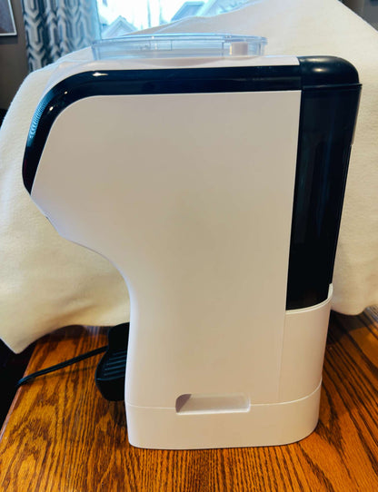 Baby Brezza Formula Pro Mini – Automatic Formula Maker + Travel Bag & Riser