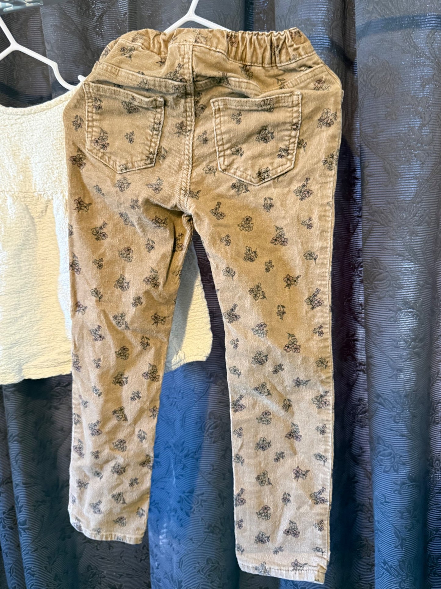Girls Outfit (earth tone colour) sz 4-5, Kids 4/4T