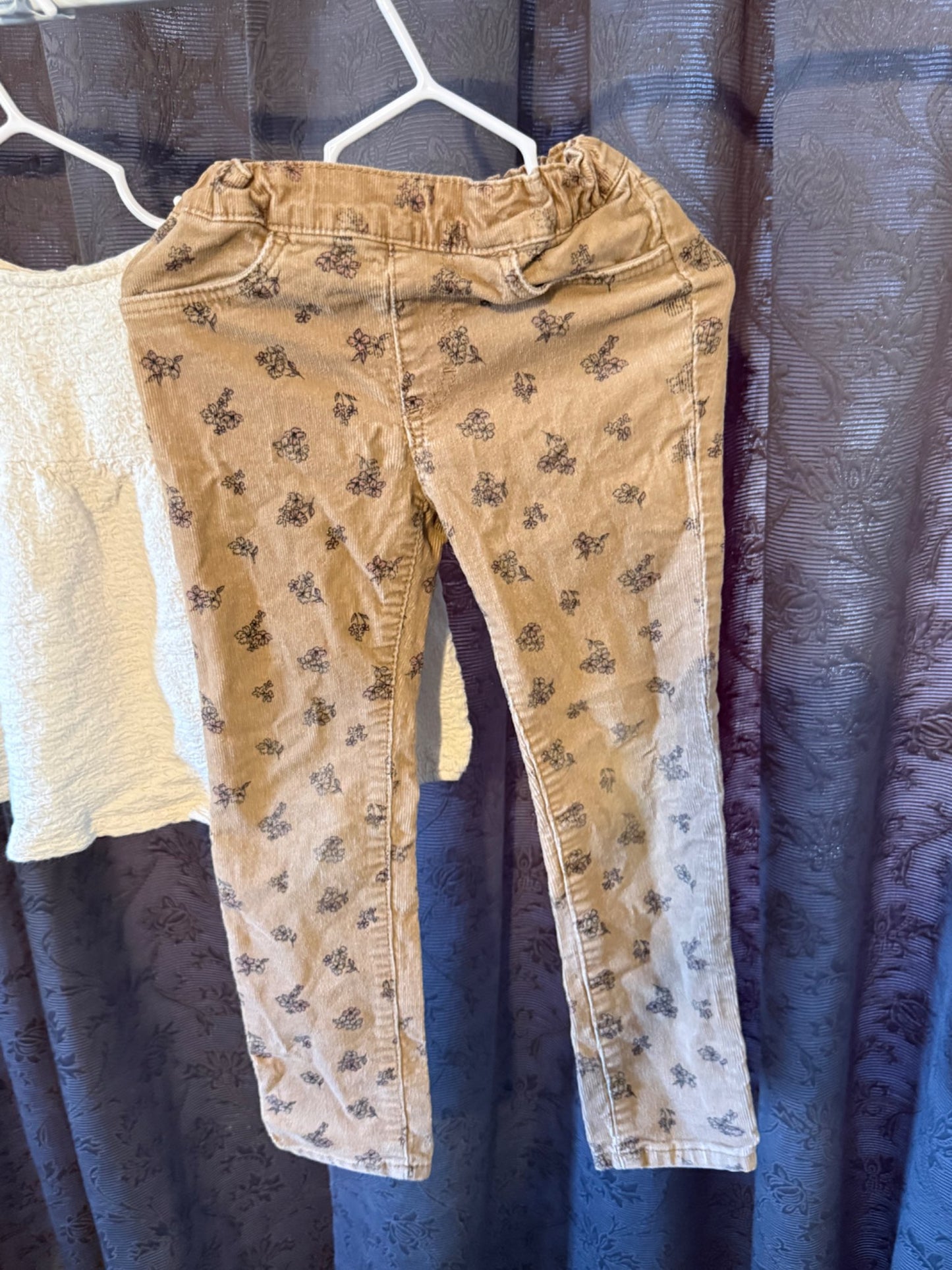 Girls Outfit (earth tone colour) sz 4-5, Kids 4/4T