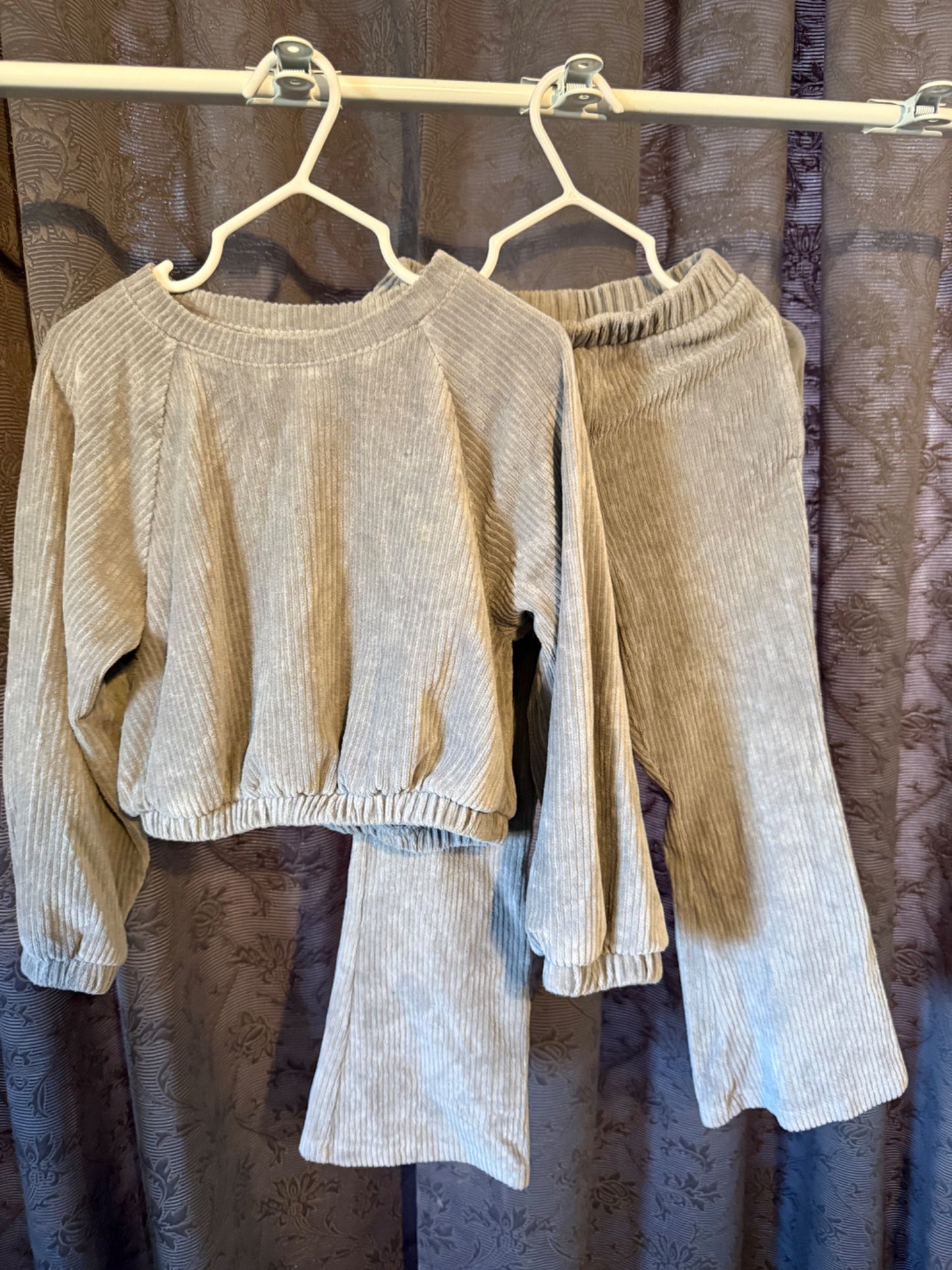 Two Sets (red, grey), Kids 5/5T
