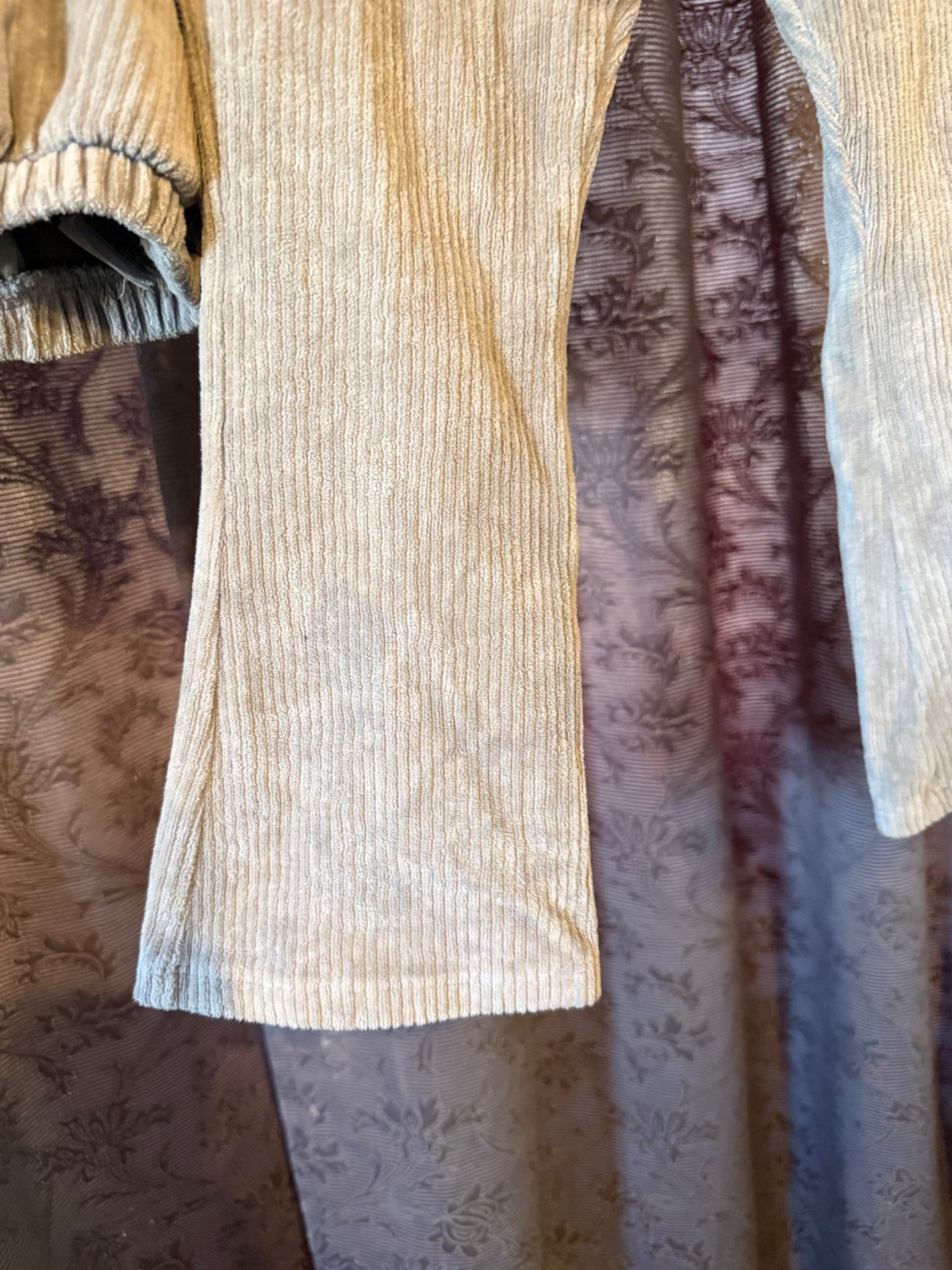 Two Sets (red, grey), Kids 5/5T