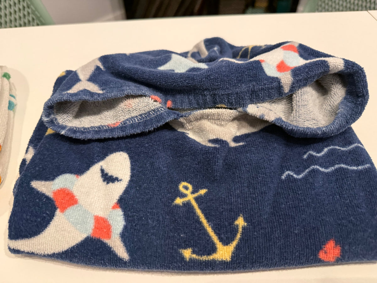 Hooded towels x 3