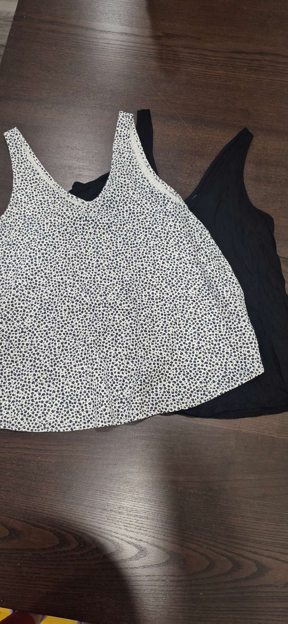 Pair of Sleeveless Maternity Blouses, Size Small, EUC, Maternity S (4-6)