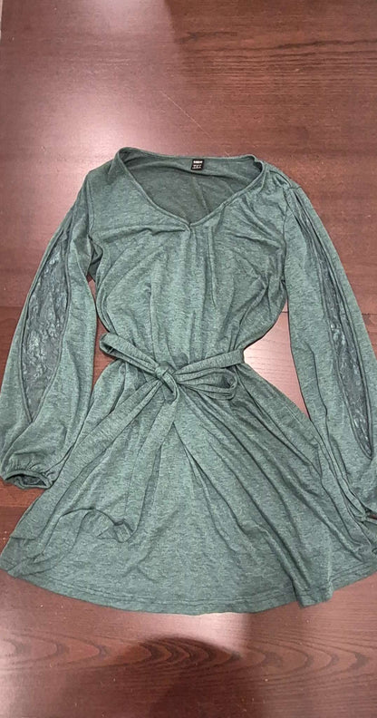 Green and Red Long Sleeve Maternity Dresses, Size Small, EUC, Maternity S (4-6)