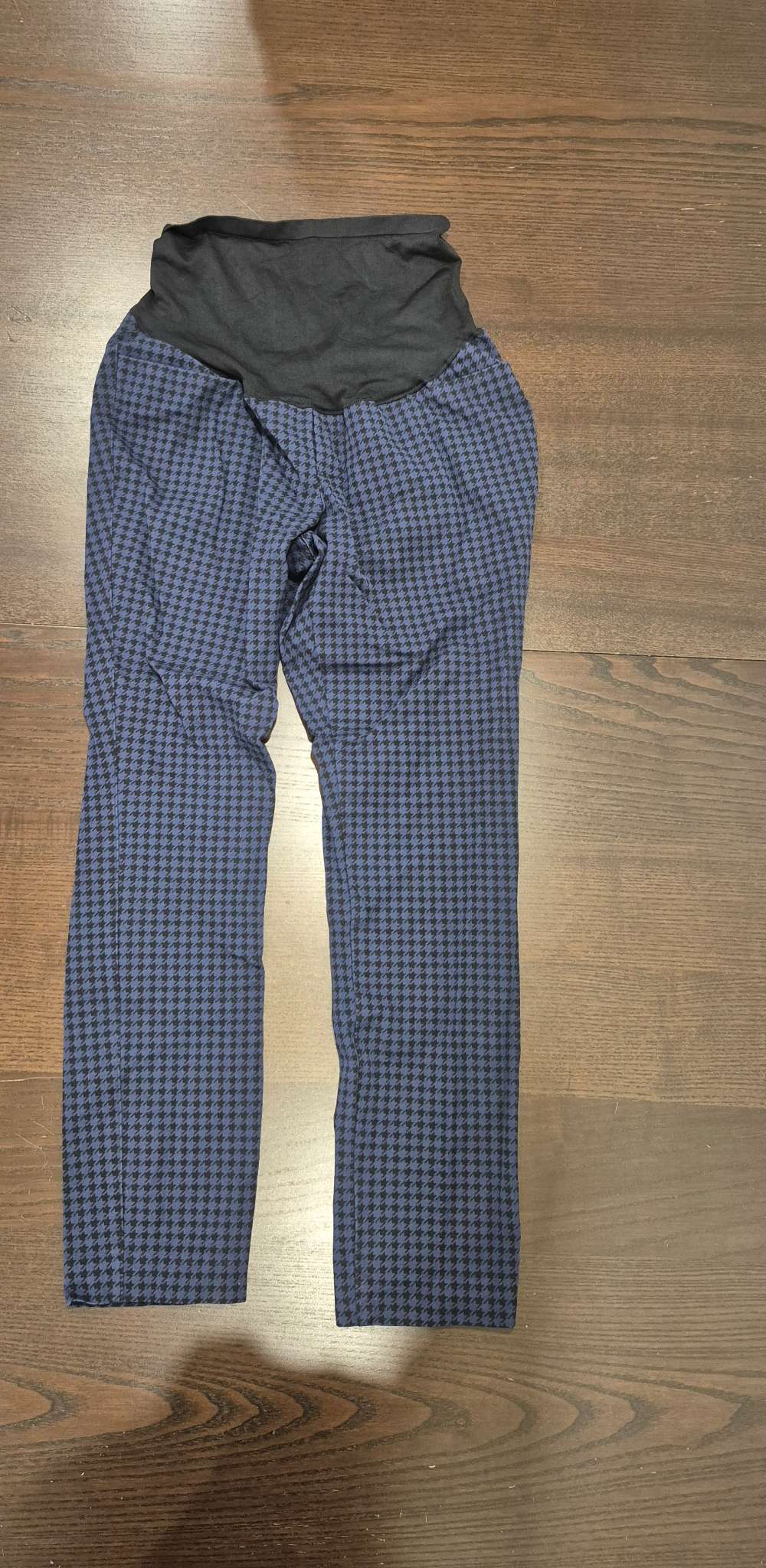 2 Old Navy Maternity Dress Pants, Size 4, EUC, Maternity S (4-6)