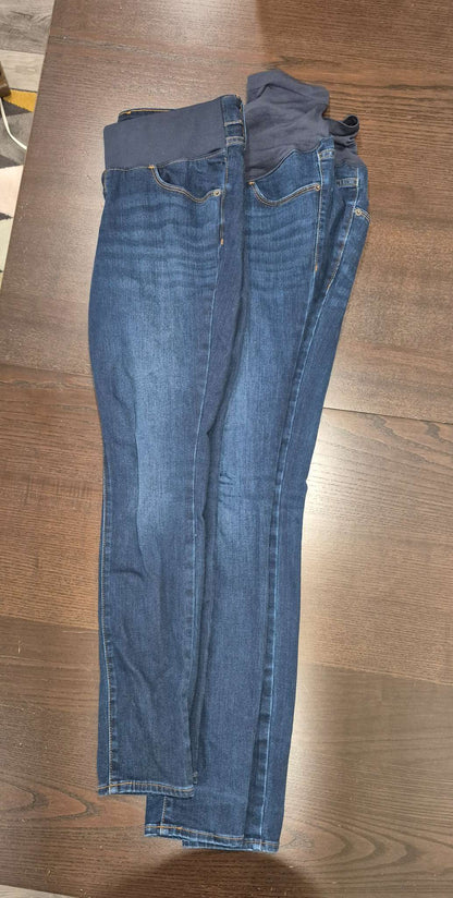 2 Pairs Old Navy Maternity Jeans, Size 4, EUC, Maternity S (4-6)