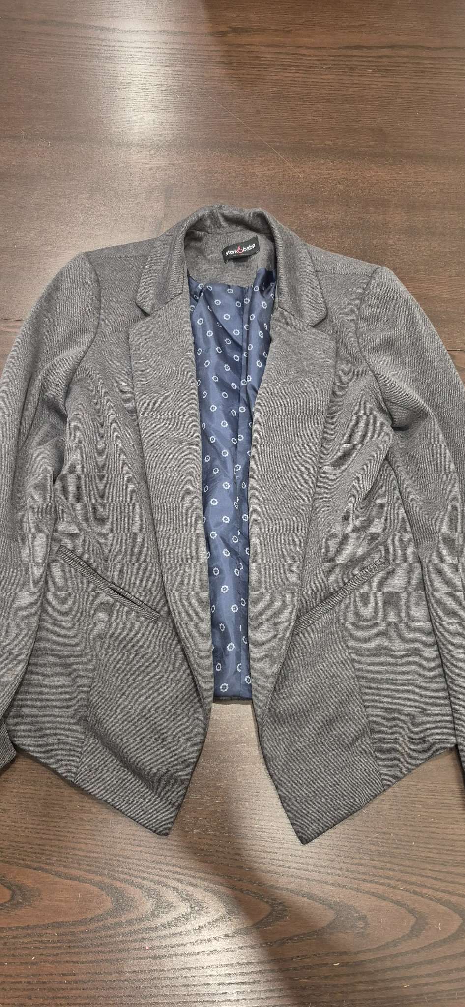 Grey Maternity Blazer, Size Small, EUC, Maternity S (4-6)