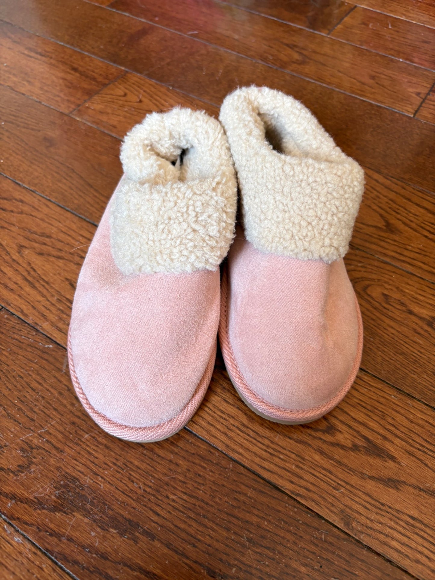 Old Navy Slippers 11 toddler , Shoes 11 (Toddler:2-4yr)