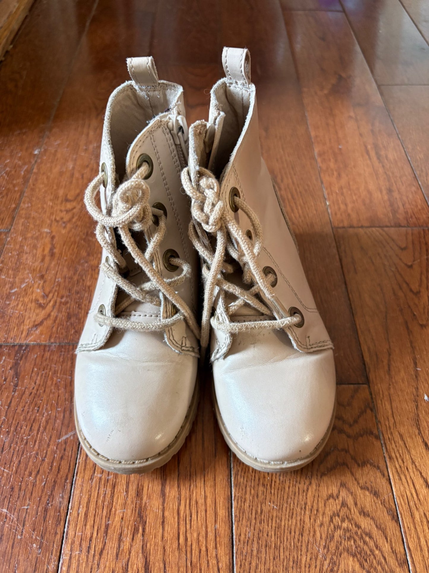 Old Navy combat boot toddler 9 , Shoes 9 (Toddler:2-4yr)