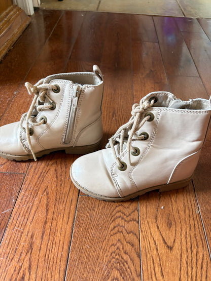 Old Navy combat boot toddler 9 , Shoes 9 (Toddler:2-4yr)