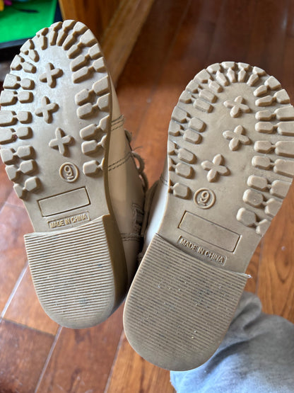 Old Navy combat boot toddler 9 , Shoes 9 (Toddler:2-4yr)