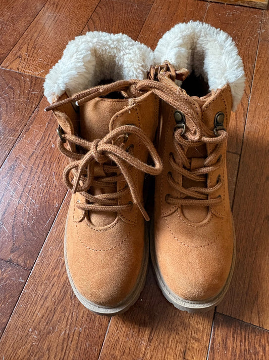 Old Navy boot 11 toddler, Shoes 11 (Toddler:2-4yr)
