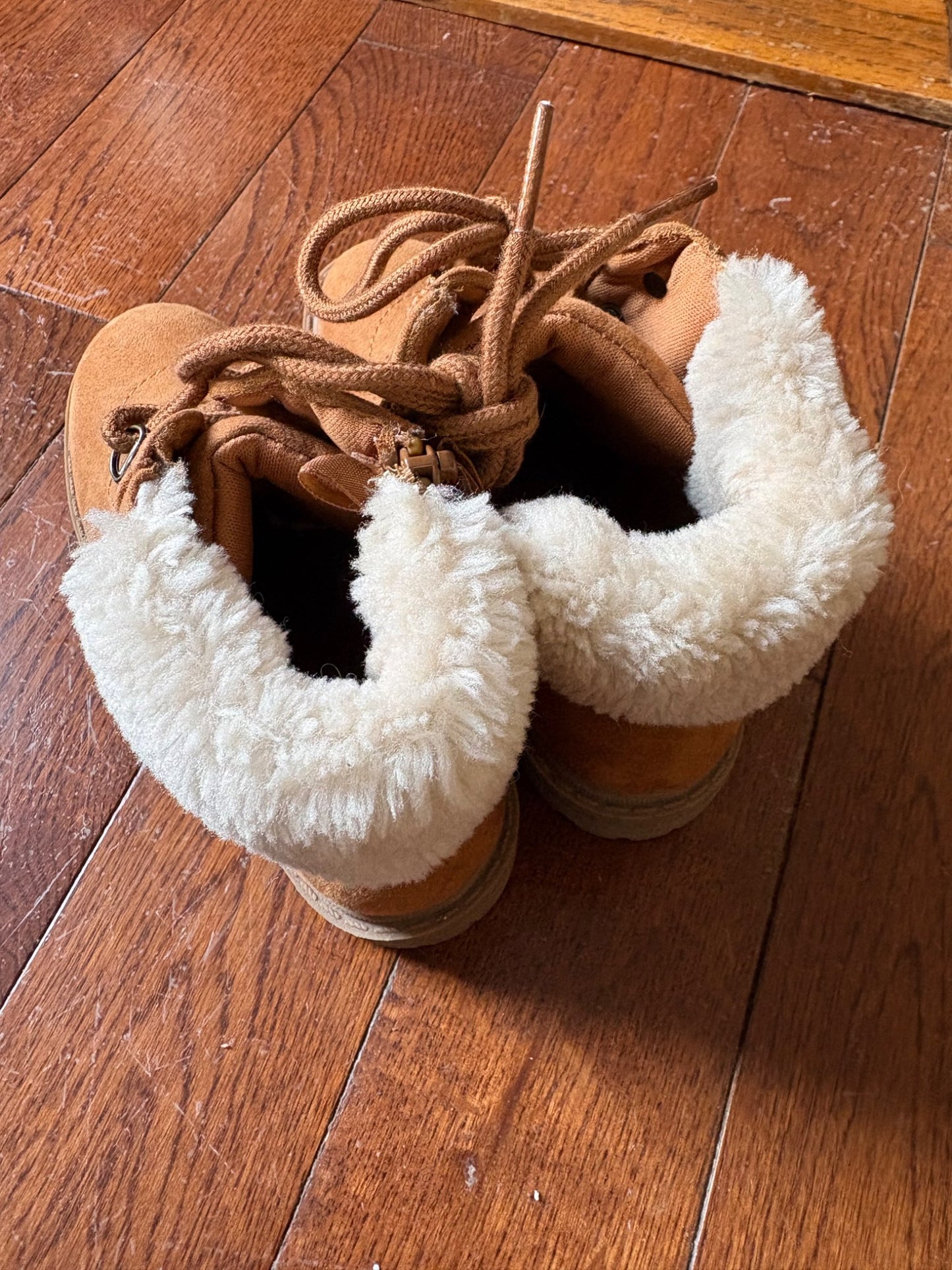 Old Navy boot 11 toddler, Shoes 11 (Toddler:2-4yr)