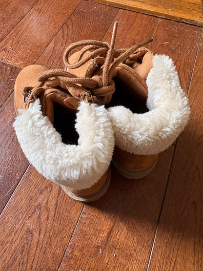 Old Navy boot 11 toddler, Shoes 11 (Toddler:2-4yr)