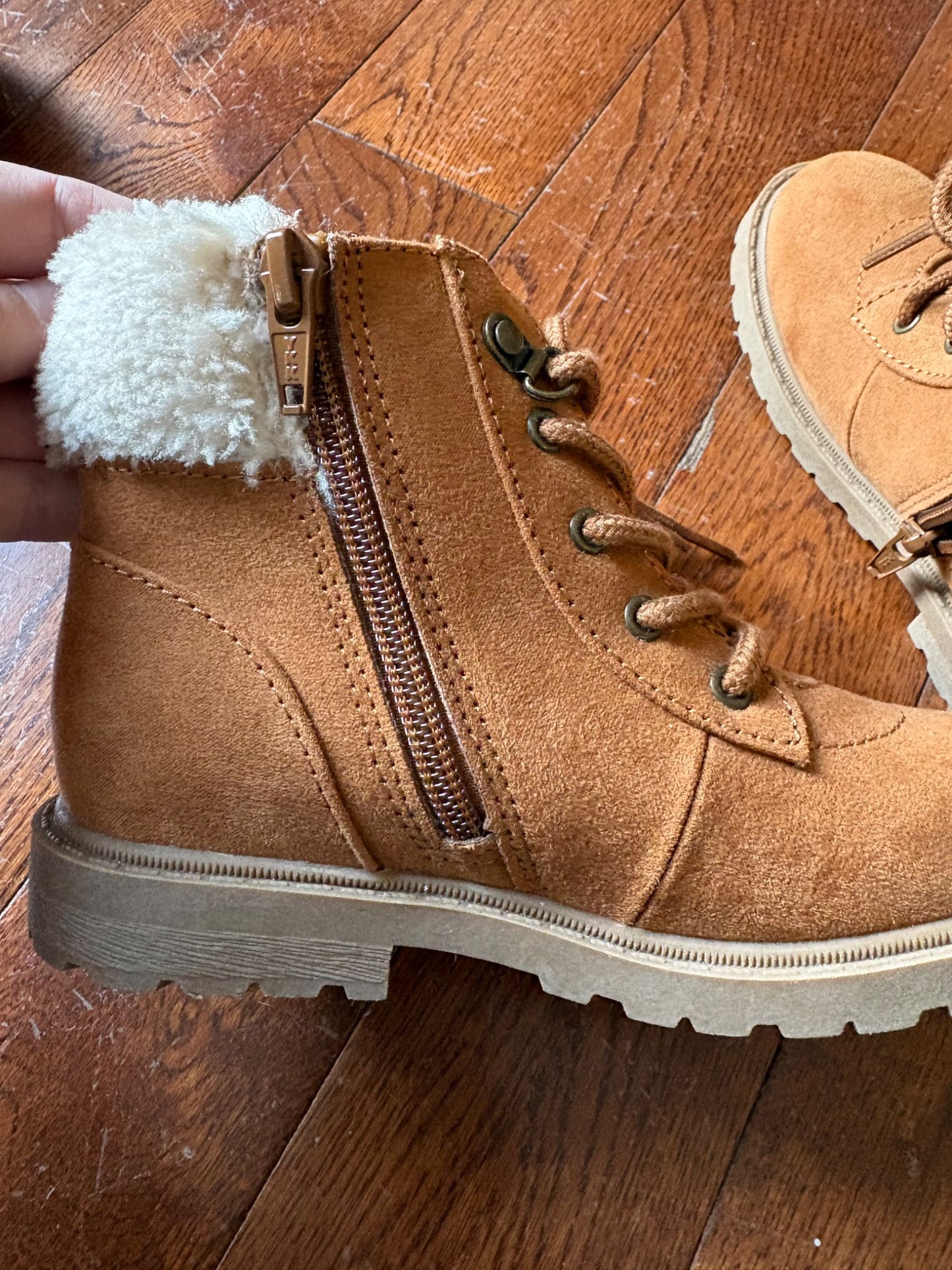 Old Navy boot 11 toddler, Shoes 11 (Toddler:2-4yr)