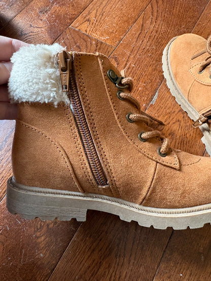 Old Navy boot 11 toddler, Shoes 11 (Toddler:2-4yr)