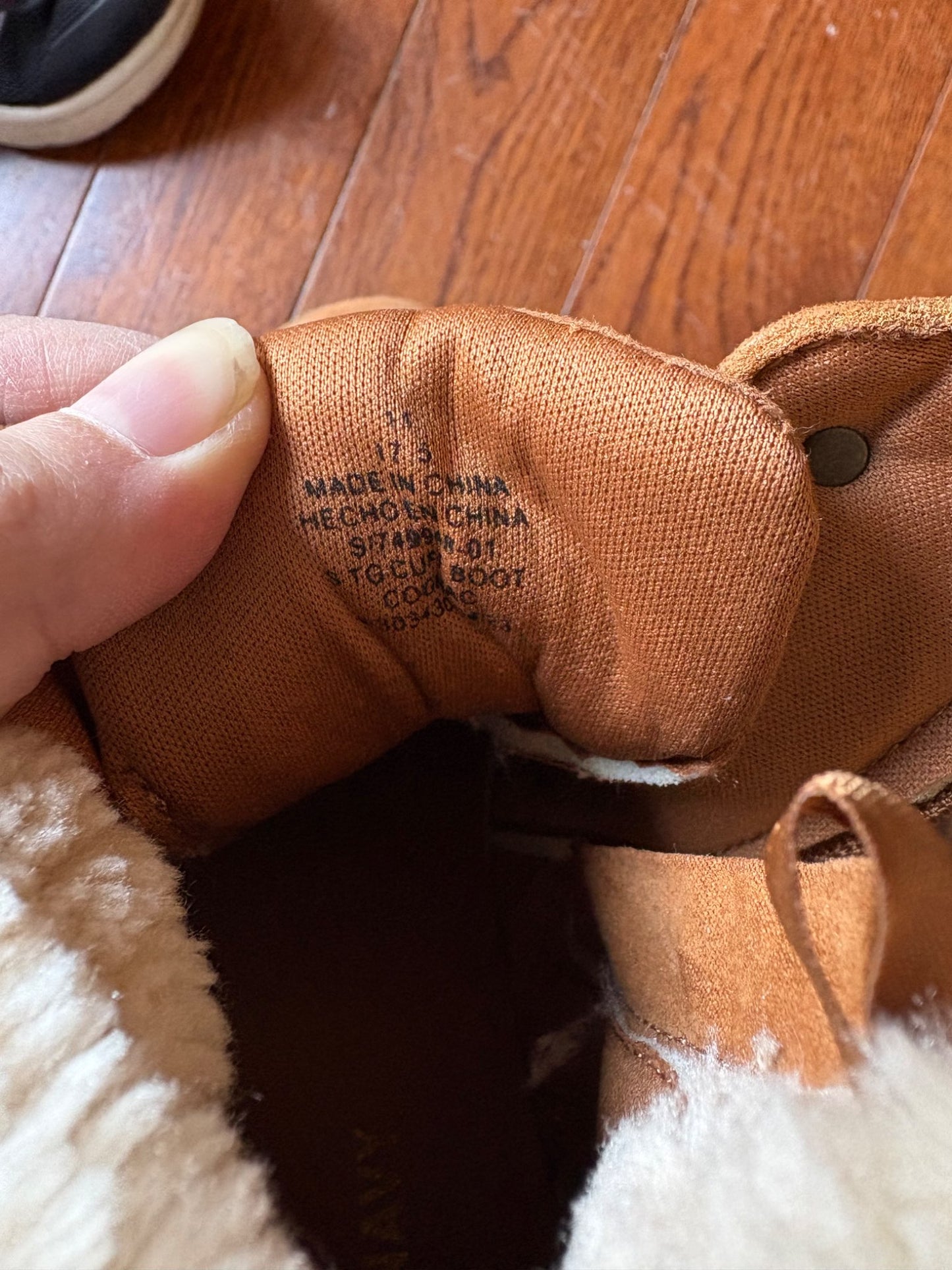 Old Navy boot 11 toddler, Shoes 11 (Toddler:2-4yr)