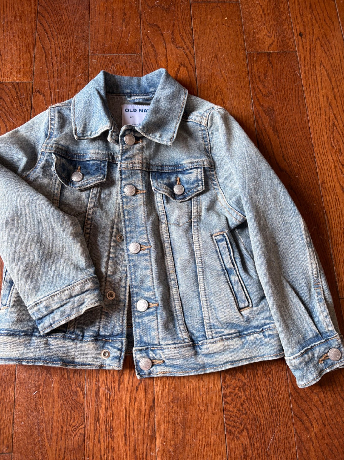 Old Navy Denim jacket size 4, Kids 4/4T
