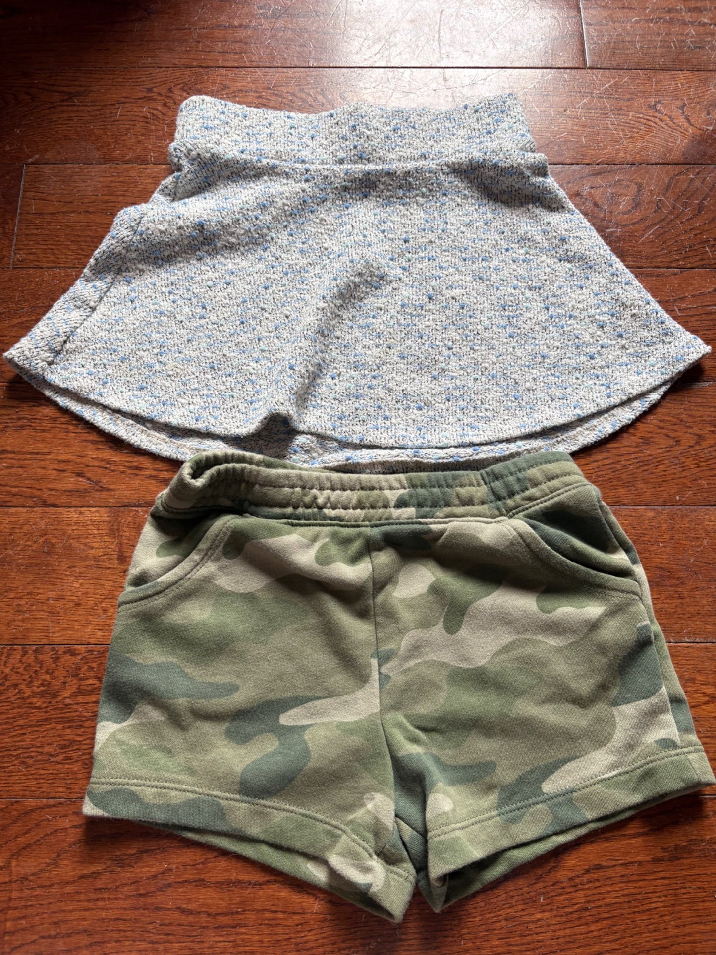 Old navy skirt and short 4T, Kids 4/4T