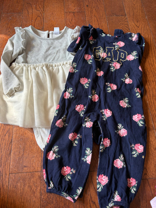 Old Navy Onesie and Gap Outfit 12-18 months , Kids 18 Month (12-18M)