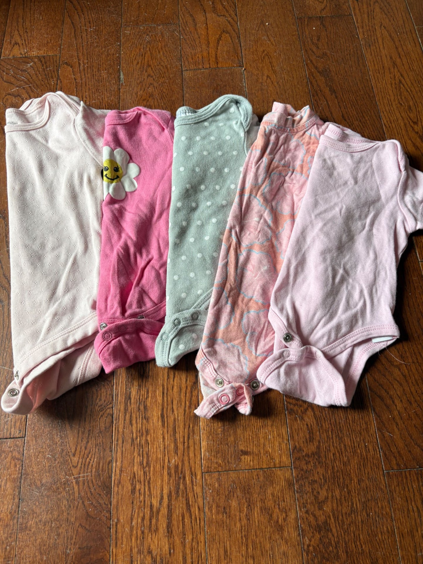 5 onesies 3-6 months , Kids 6 Month (3-6M)