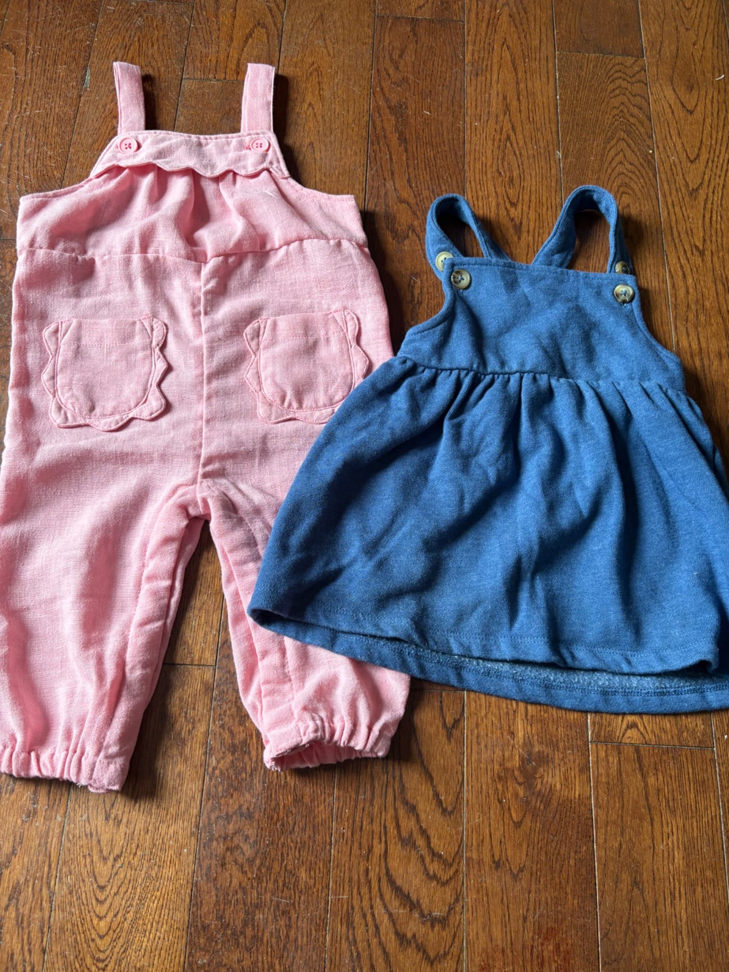 Girl Old Navy overalls 6-12 months , Kids 9 Month (6-9M)
