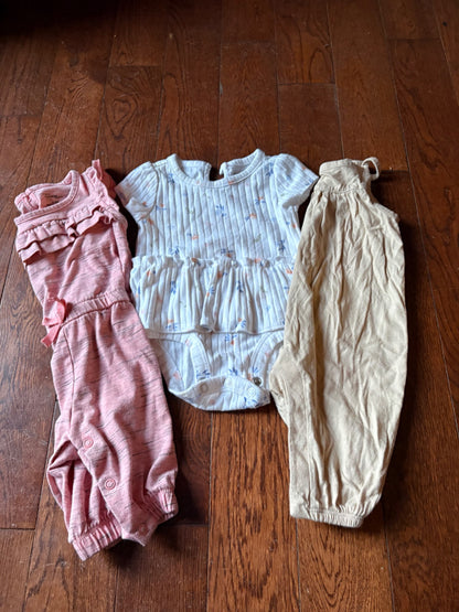 2 rompers and a onesie 0-3 months , Kids 3 Month (0-3M)