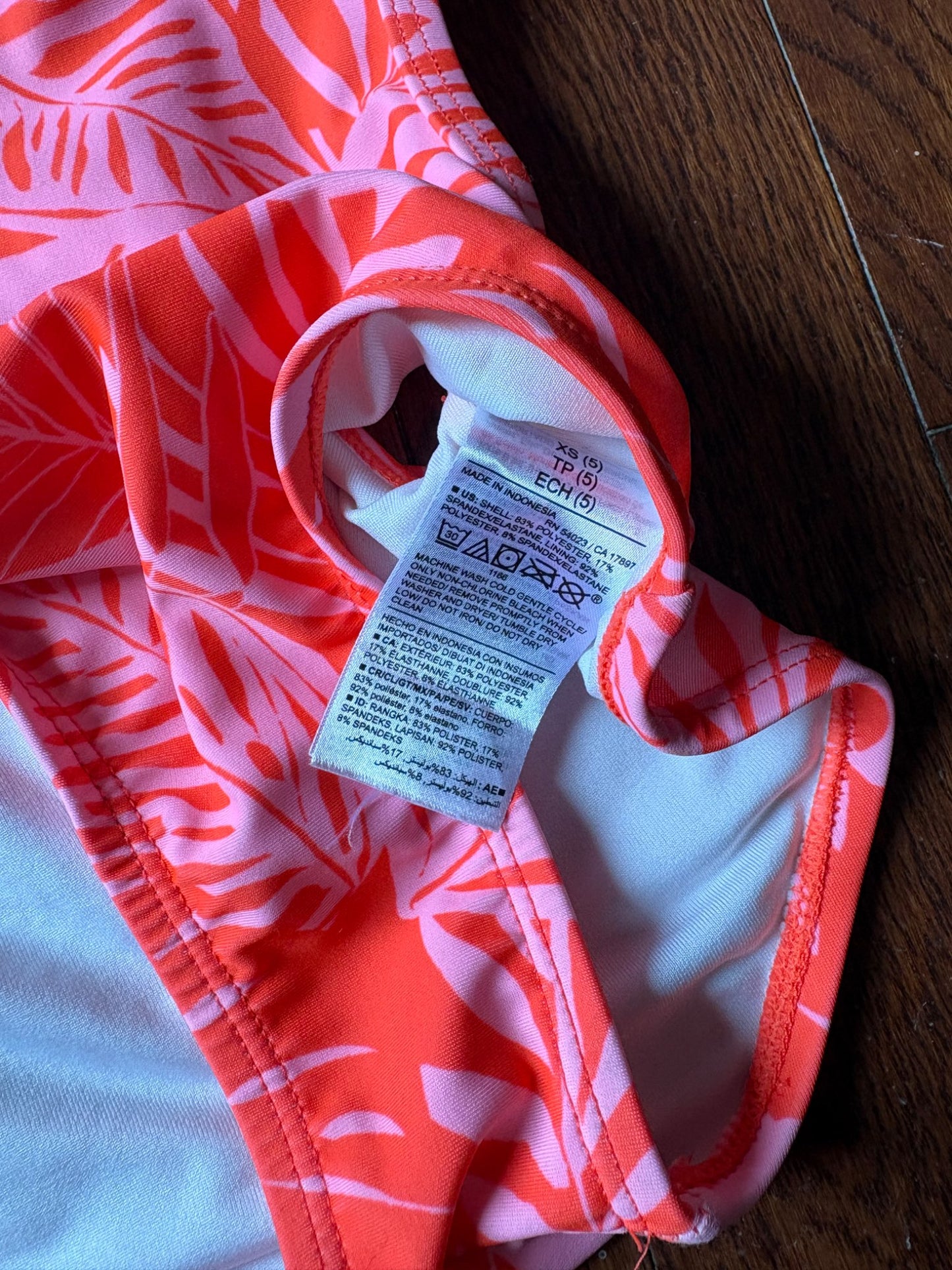 Old navy swimsuit size 5, Kids 5/5T
