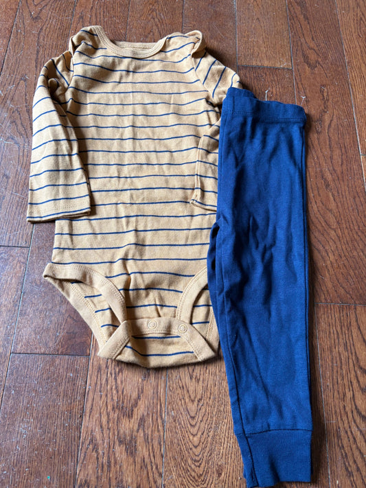 Carters matching set 18 months , Kids 18 Month (12-18M)