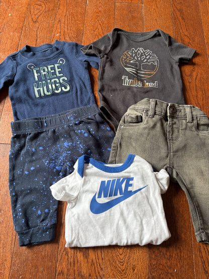 3 onesies and 2 pants newborn/0-3 months , Kids 3 Month (0-3M)