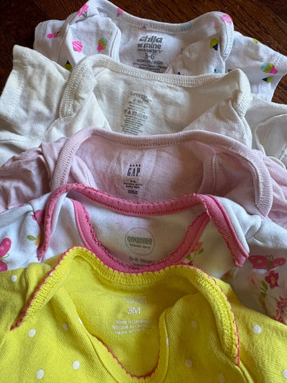 Set of 5 onesies 3-6 months , Kids 6 Month (3-6M)